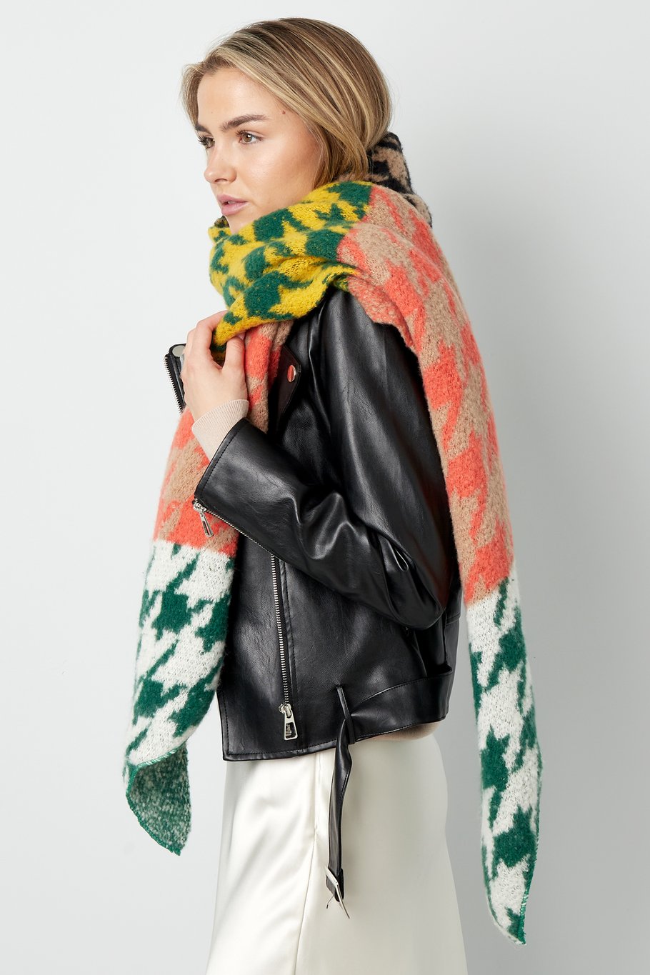Velvet Vibes scarf - orange pink Picture2